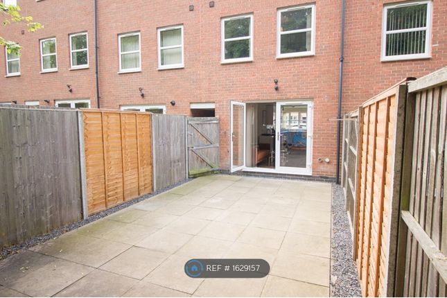 Terraced house to rent in Blue Fox Close, Leicester