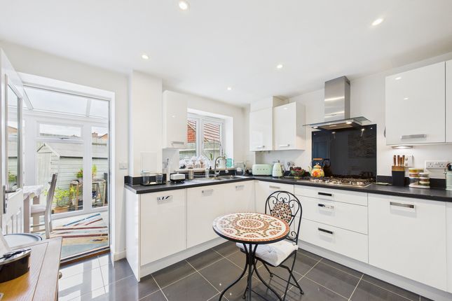 103, Shearwater Road, Hemel Hempstead photo 3