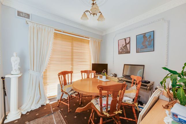 14 Hartopp Drive, Sheffield photo 4