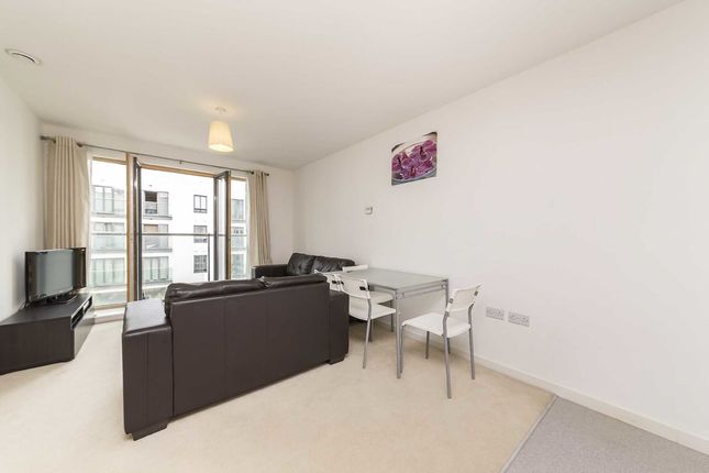 Flat to rent in Holford Way, London