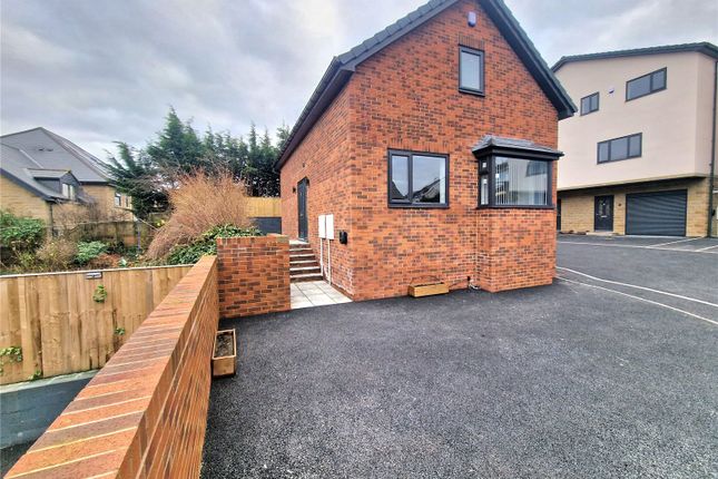 1, Rectory Close, Dewsbury photo 2