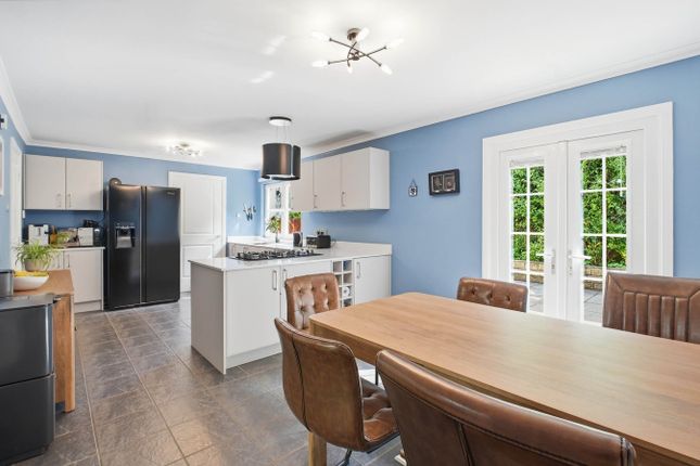 5, Bridgend, Stewarton photo 4
