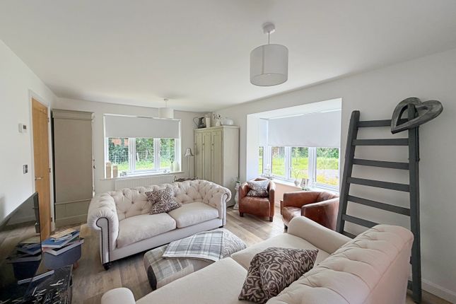 21, Hewitt Close, Kenilworth photo 2