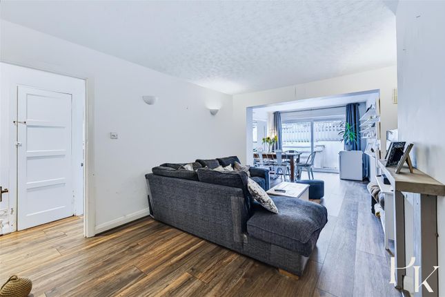3, Park Close, Hove photo 4