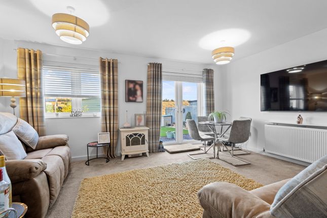 10, Bryden Way, Drongan photo 4