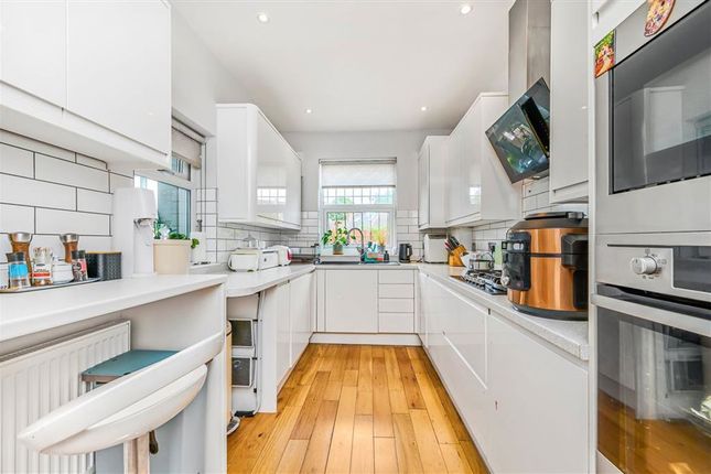 64, Swallowfield Road, London photo 2