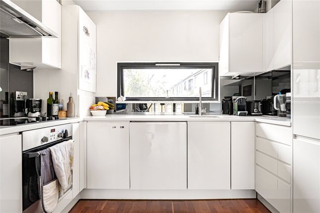 Flat 1, 16, Acer Road, London photo 4