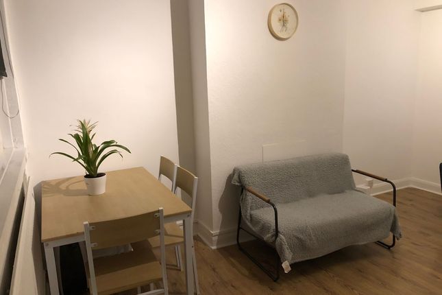 Shared accommodation to rent in Green Lanes, London