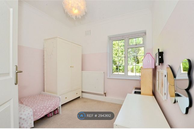 Phillimore Place, Radlett photo 2