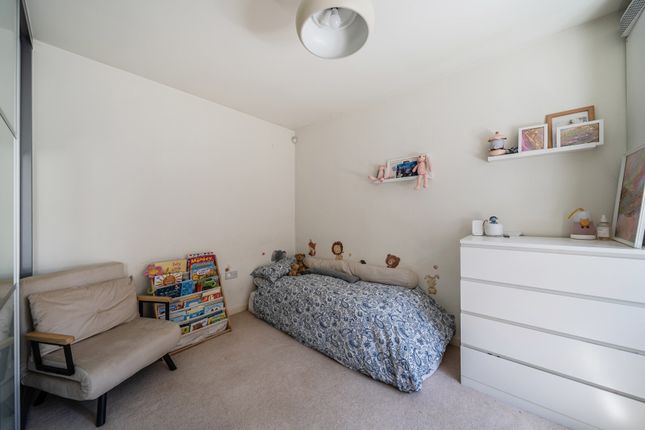 8, Furlong Avenue, Mitcham photo 3