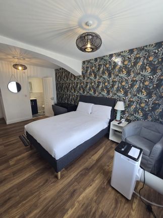 76, Longbridge rd, Barking , Eseex photo 5
