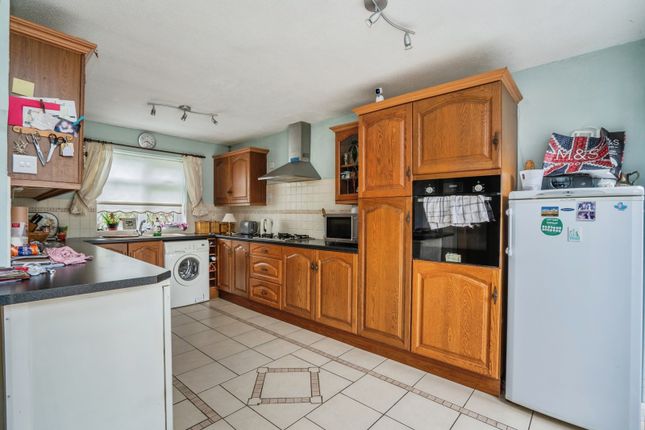 1, James Copse Road, Hampshire photo 4