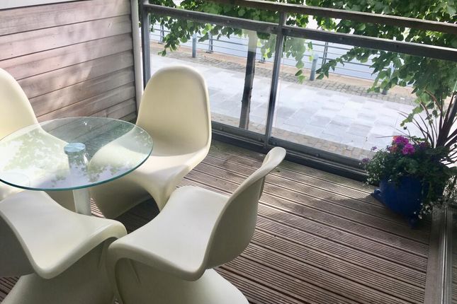 Studio flat on Flat 3 302 , Meadowside Quay Walk, Glasgow, £1,250/mo