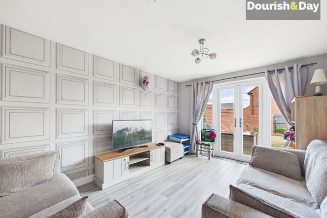 34 Martin Drive, Stafford photo 2