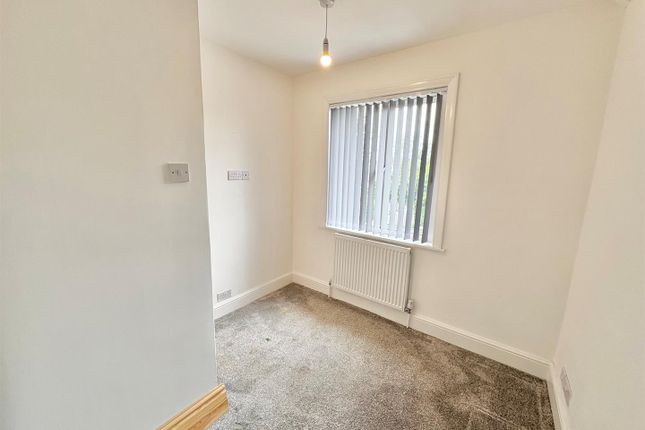 140, Charles Street, Leigh photo 3