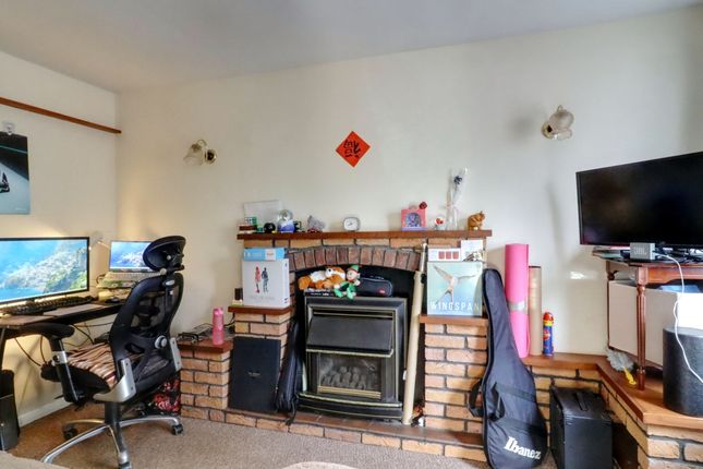 6, Spratton Road, Northampton photo 4
