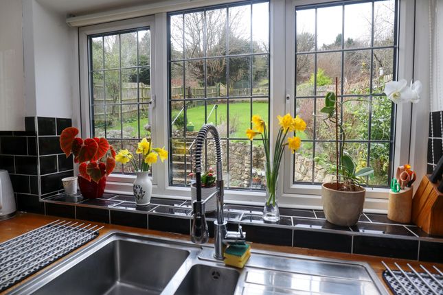 86, Chaldon Way, Coulsdon photo 4