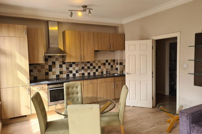 Flat 5, The Mews, 2-4 Norwich Street, Cambridge photo 2