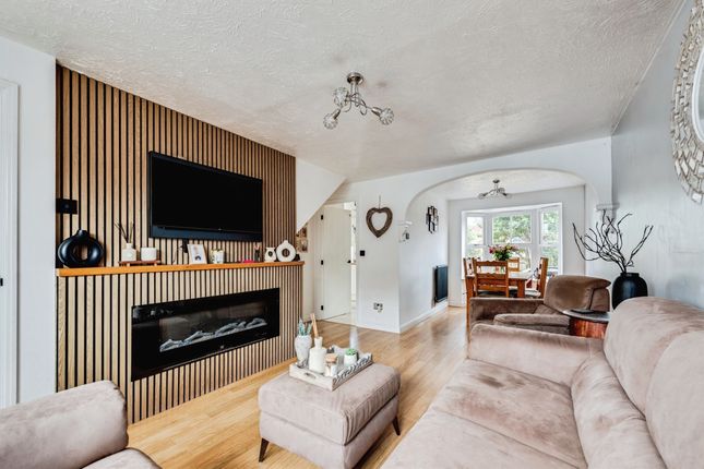 21, Highdown Way, Swindon photo 4