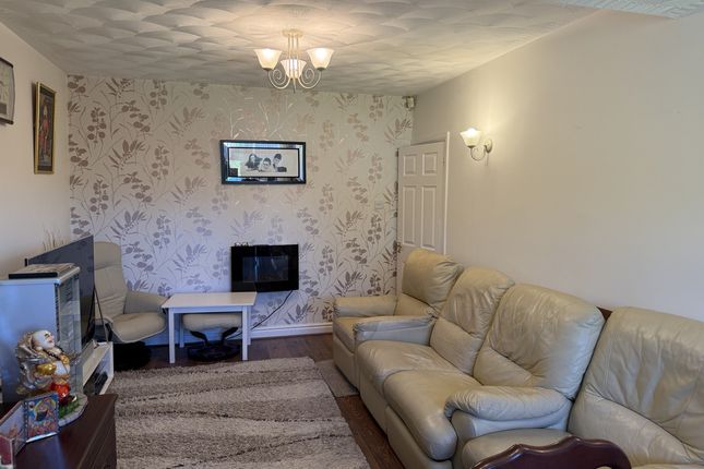 9, Lucas Road, Hinckley photo 4