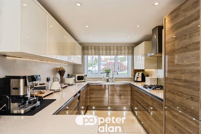 9, Hornbeam Close, Neath photo 2