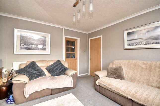 113, Heyside, Oldham photo 4