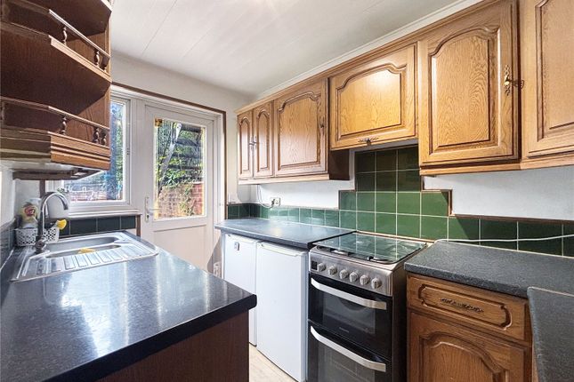 6, Grantham Gardens, Chadwell Heath photo 3