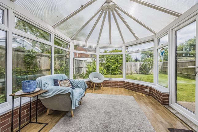 6, Kingfisher Drive, Westbourne photo 4