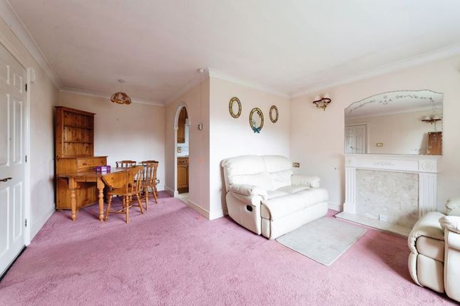 Thumbnail Flat for sale in Village Heights, Woodford Green