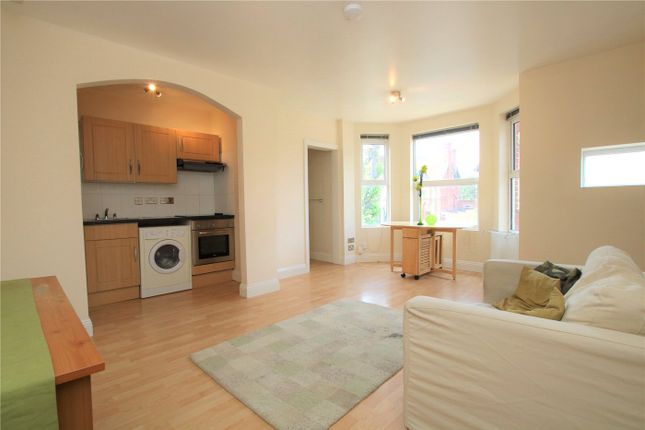 Flat 4, 55, Alexandra Road, Berkshire photo 2