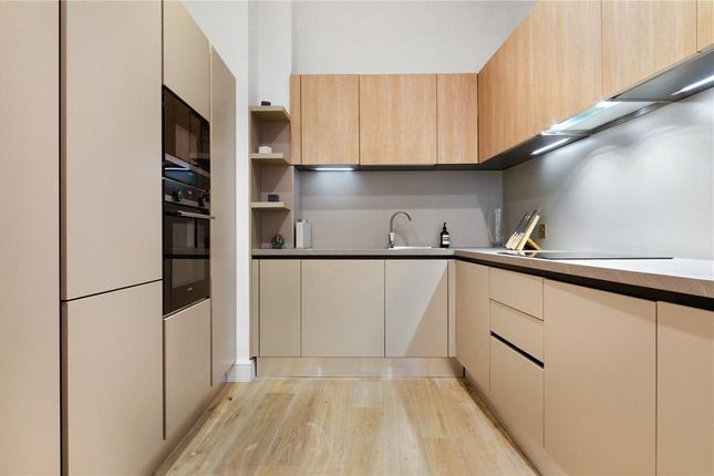 Flat 26 York House, 1, Eastcastle Street, London photo 3