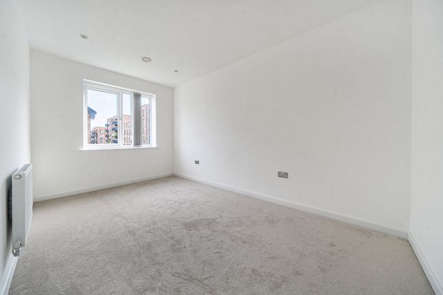 Reynard Way, Brentford photo 4