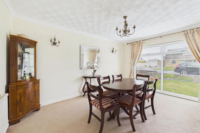 68, Fulmar Road, Porthcawl photo 4