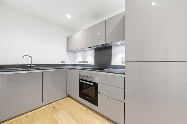 Flat 1004,, Hoey Court, London photo 2