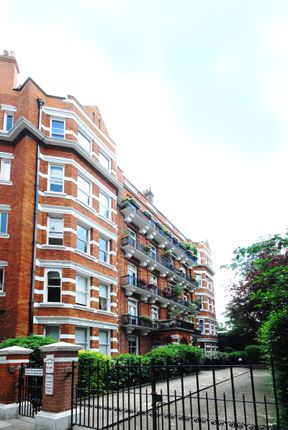 Flat to rent in Trebovir Road, Kensington, London