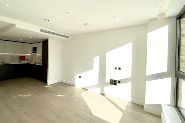Flat to rent in Opus House, 3 Salutation Gardens, London