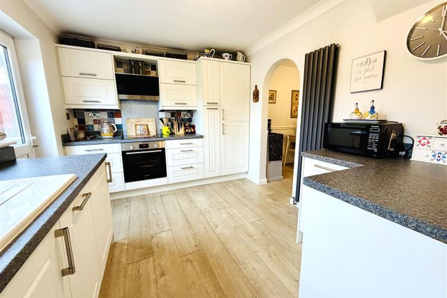 43, Northfield, Selby photo 2