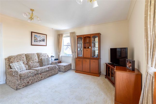 42, Glenearn Court, Crieff photo 4