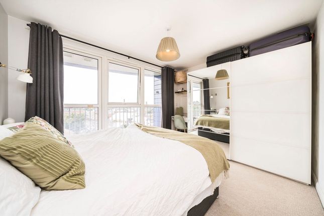 Flat 52, 3, Queensland Road, London photo 3