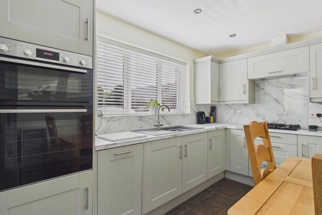 4, Mayfair Close, Malvern photo 4
