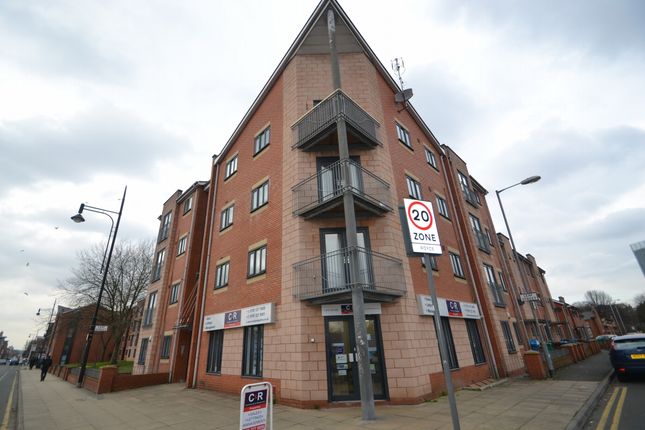Flat to rent in Stretford Road, Hulme, Manchester.