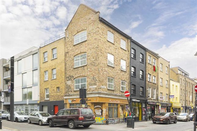 Flat to rent in Brick Lane, London