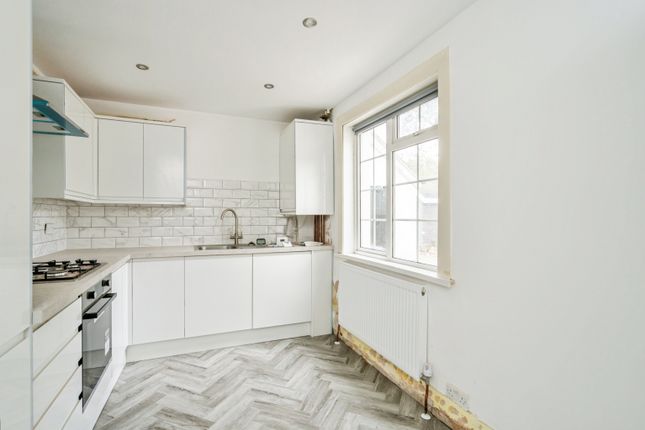 36, Sea View Road, Hayling Island photo 2