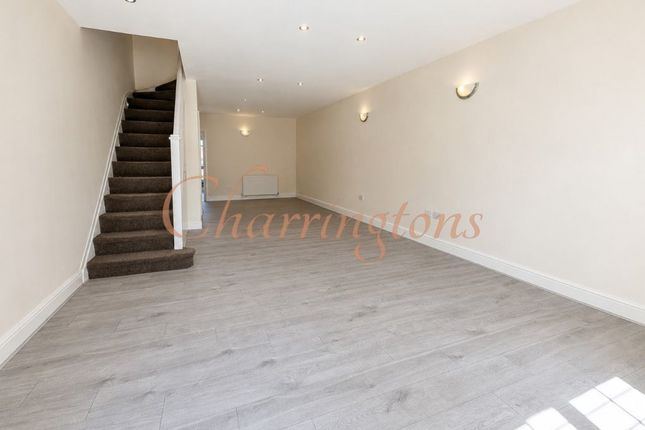 24 Marloes Close, London photo 3