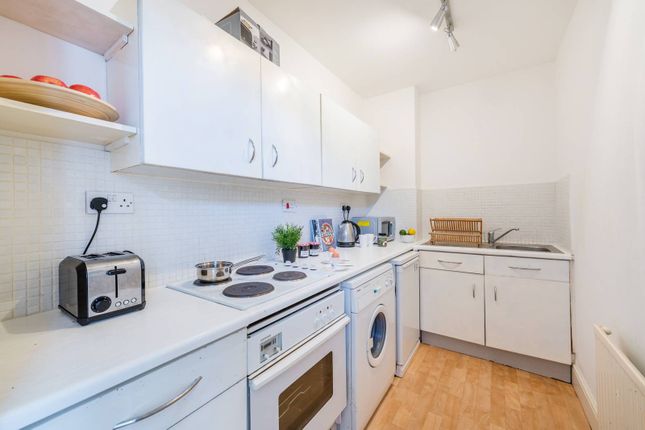 Flat for sale in Oxford Gardens, North Kensington, London