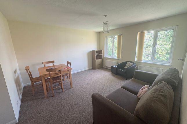 33, Chandos Close, Swindon photo 2