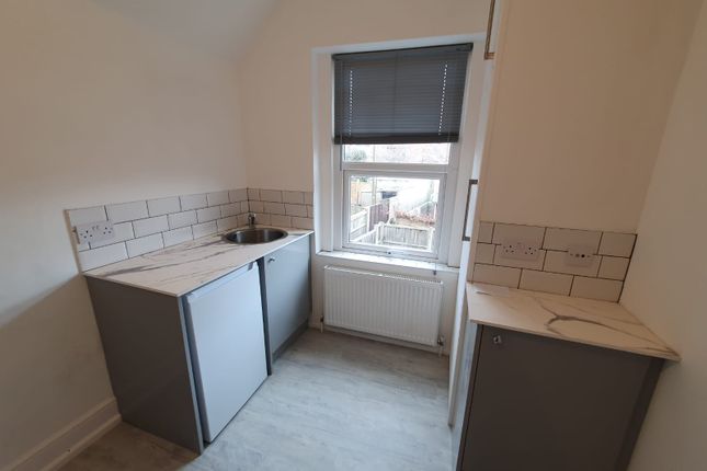 Room 3, 26, Everton Road, Somerset photo 3
