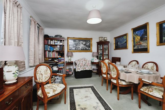Flat 14/Whitegates, Stonegate Way, Heathfield photo 2