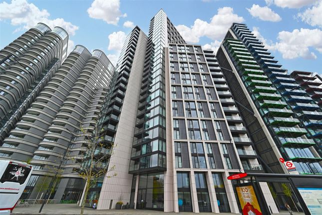 Flat for sale in The Dumont, Albert Embankment