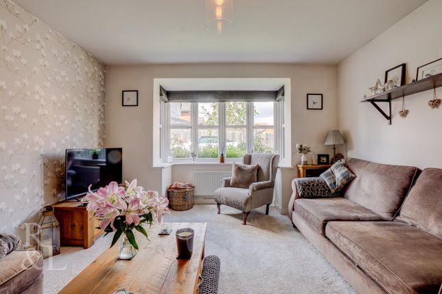 14, Lavinia Crescent, Nottingham photo 4